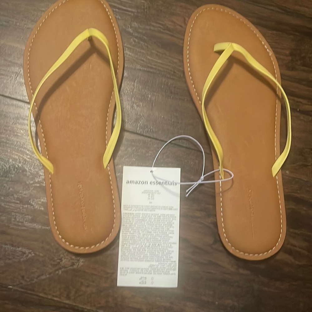 Amazon Essentials beige and yellow sandals size 12.5W NWT